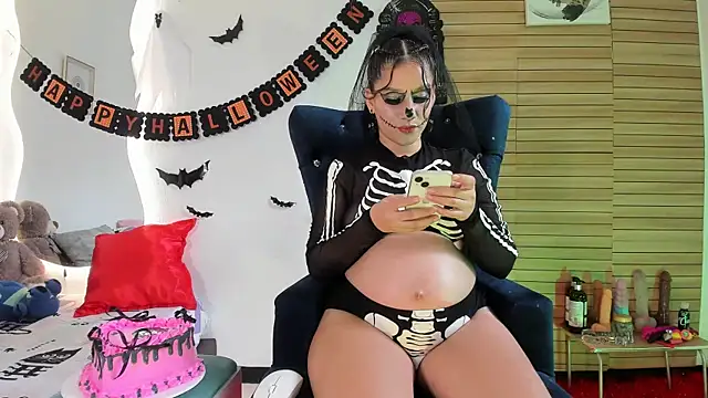 Snapshot of Abbiee_8 chatting on October 31, 3:57 pm Abbiee 8 online show from October 31, 3:57 pm