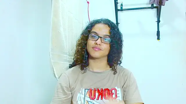 Snapshot of Diane_blossom chatting on February 12, 8:29 pm Diane blossom online show from February 12, 8:29 pm