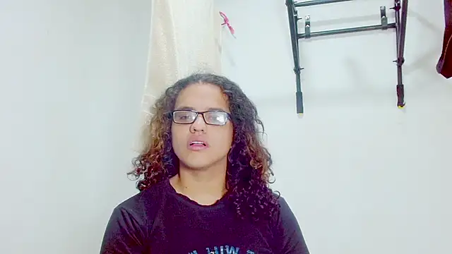 Snapshot of Diane_blossom chatting on March 11, 12:28 pm Diane blossom online show from March 11, 12:28 pm