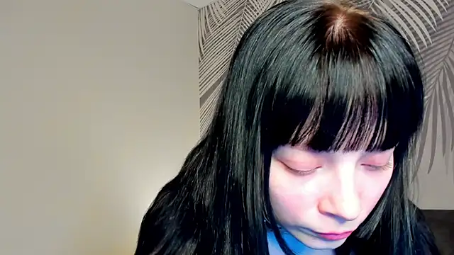 SkinyJoyce online show from February 12, 1:06 pm