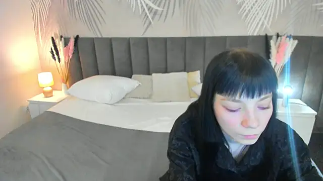 SkinyJoyce online show from March 1, 8:13 am