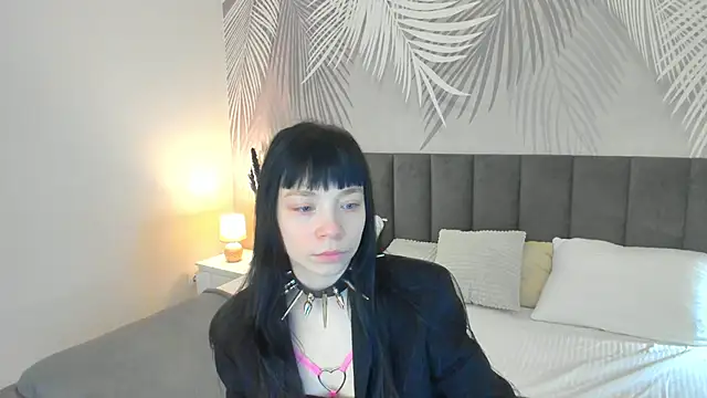 SkinyJoyce online show from March 3, 2:04 am