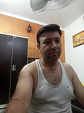 innocentboy1987 online show from September 27, 7:35 am