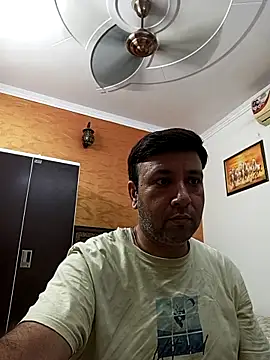 innocentboy1987 online show from October 4, 7:39 am