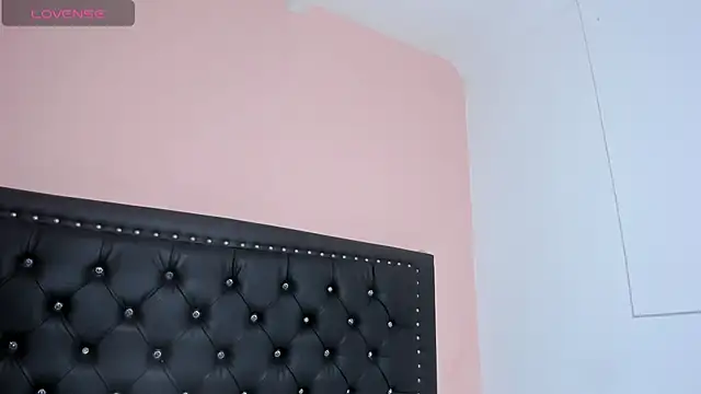 nina caster online show from February 12, 3:51 am