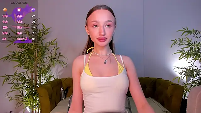 Snapshot of miiss__lulu chatting on May 19, 1:56 am miiss lulu online show from May 19, 1:56 am