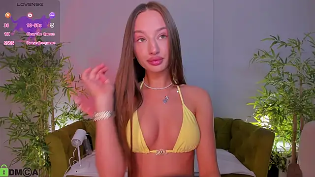 Snapshot of miiss__lulu chatting on June 9, 1:06 am miiss lulu online show from June 9, 1:06 am