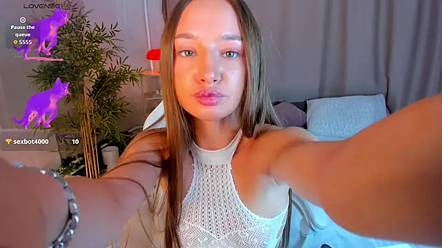 Snapshot of miiss__lulu chatting on July 21, 1:19 am miiss lulu online show from July 21, 1:19 am