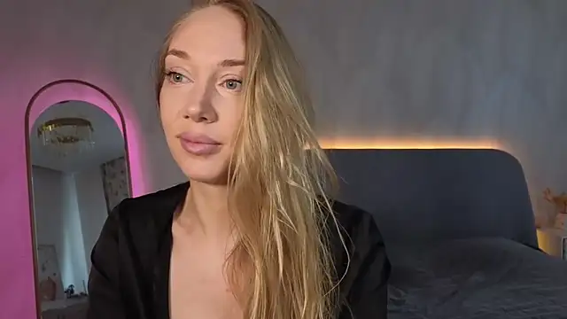 Snapshot of Engel_13 chatting on September 27, 8:41 am Engel 13 online show from September 27, 8:41 am