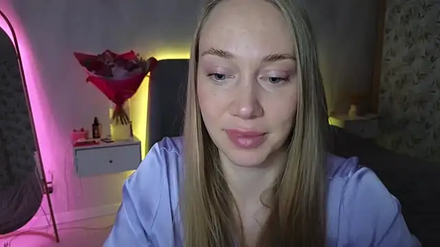 Snapshot of Engel_13 chatting on October 18, 5:14 pm Engel 13 online show from October 18, 5:14 pm