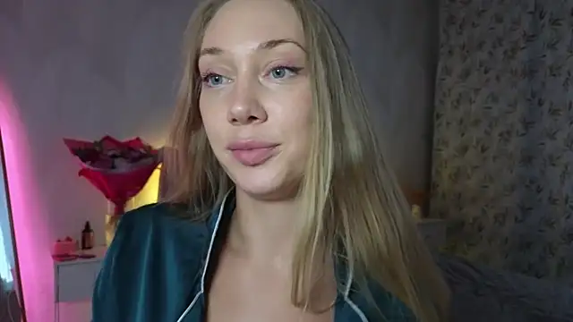 Snapshot of Engel_13 chatting on October 23, 2:05 pm Engel 13 online show from October 23, 2:05 pm