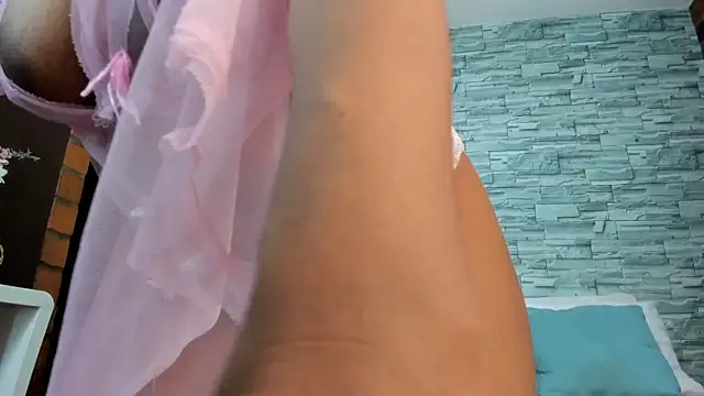 nicollesofia2 online show from February 9, 6:47 pm