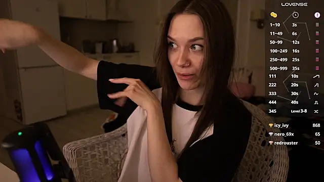 Snapshot of alexa_feels_ chatting on February 22, 6:30 pm alexa feels online show from February 22, 6:30 pm