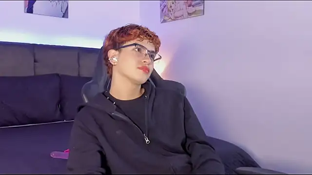 Aiiden 15 online show from September 29, 12:10 pm