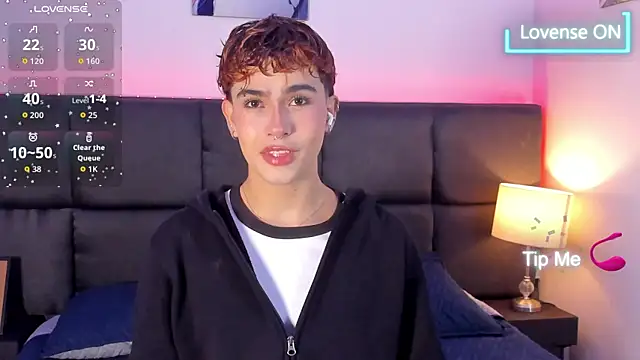 Aiiden 15 online show from October 21, 12:06 pm