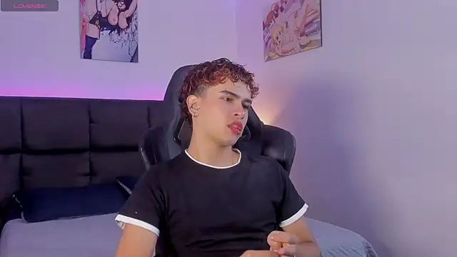 Aiiden 15 online show from October 24, 12:23 pm