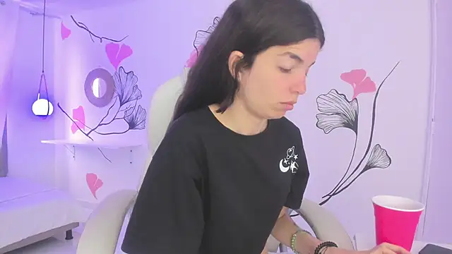 Isabela Fiorelli online show from February 28, 12:20 pm