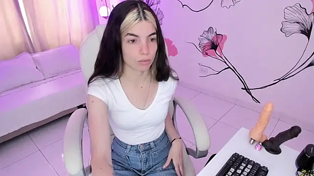 Isabela Fiorelli online show from September 29, 3:39 pm