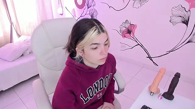 Isabela Fiorelli online show from October 6, 1:08 pm