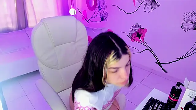 Snapshot of Isabela_Fiorelli chatting on November 14, 1:10 pm Isabela Fiorelli online show from November 14, 1:10 pm