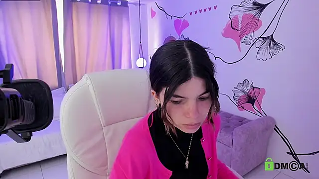 Isabela Fiorelli online show from July 30, 1:32 pm