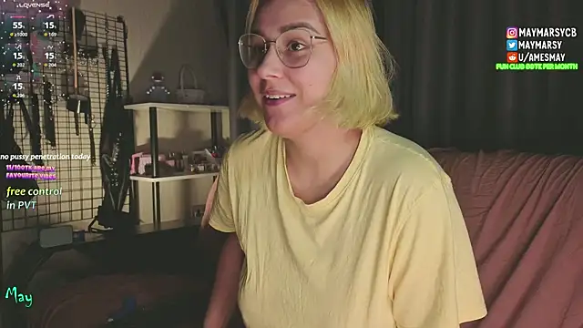 Snapshot of may_marsy chatting on December 3, 11:36 pm may marsy online show from December 3, 11:36 pm