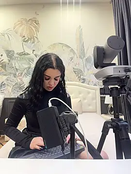 MaeveMoon online show from June 6, 8:57 pm
