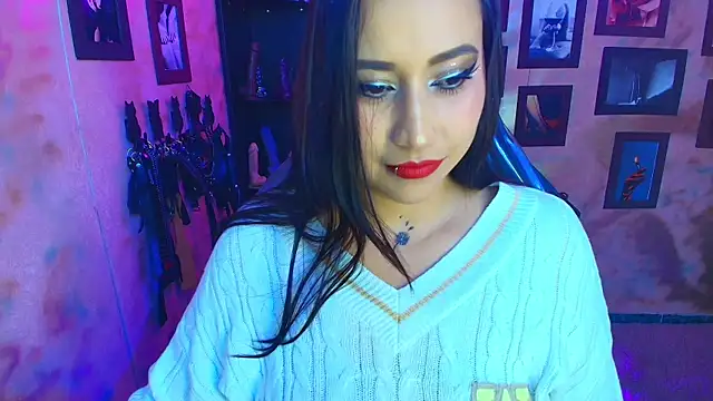 Snapshot of cherryy_bombshelll chatting on October 3, 4:26 pm cherryy bombshelll online show from October 3, 4:26 pm