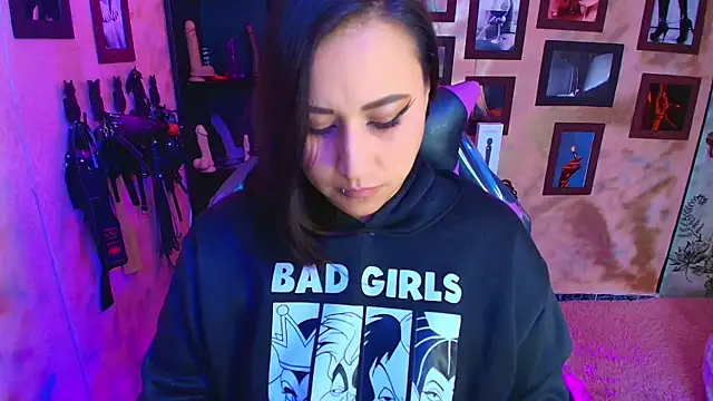 Snapshot of cherryy_bombshelll chatting on October 28, 4:53 pm cherryy bombshelll online show from October 28, 4:53 pm