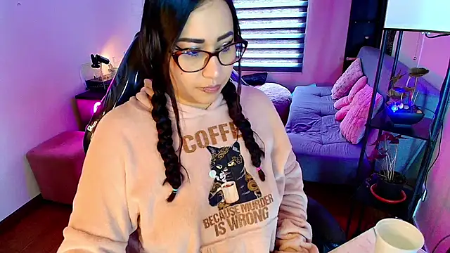 Snapshot of cherryy_bombshelll chatting on May 7, 3:39 pm cherryy bombshelll online show from May 7, 3:39 pm