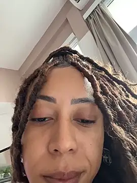 Snapshot of dianagolley420 chatting on February 7, 6:56 pm dianagolley420 online show from February 7, 6:56 pm