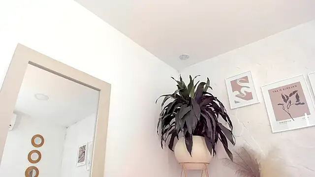 mariia juana  online show from February 9, 5:54 pm