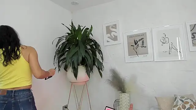 mariia juana  online show from February 16, 11:59 am