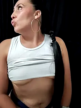 dulce valeriaa online show from March 16, 4:41 am