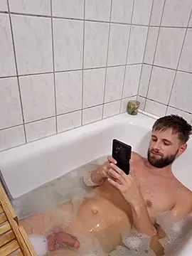 ademandjulia online show from October 3, 7:00 pm