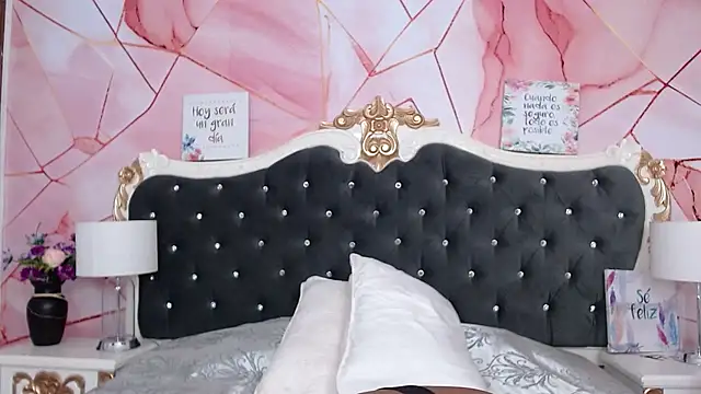 LindaBird online show from September 22, 8:11 pm