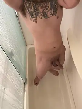 Snapshot of bigdickbigdaddy7373 chatting on March 5, 9:33 pm bigdickbigdaddy7373 online show from March 5, 9:33 pm