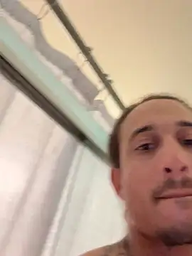 Snapshot of bigdickbigdaddy7373 chatting on April 7, 8:31 pm bigdickbigdaddy7373 online show from April 7, 8:31 pm