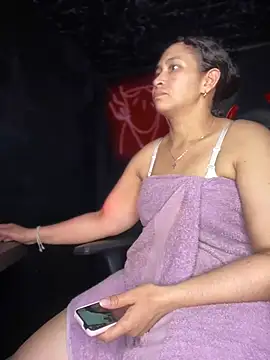 Snapshot of Carola-Ross chatting on February 23, 6:39 am Carola-Ross online show from February 23, 6:39 am