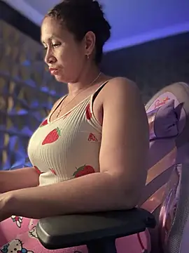 Snapshot of Carola-Ross chatting on March 2, 5:44 am Carola-Ross online show from March 2, 5:44 am