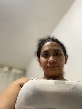 Snapshot of Carola-Ross chatting on September 22, 2:02 am Carola-Ross online show from September 22, 2:02 am