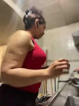 Snapshot of Carola-Ross chatting on October 2, 6:26 pm Carola-Ross online show from October 2, 6:26 pm