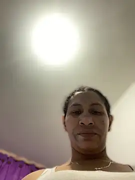 Snapshot of Carola-Ross chatting on October 18, 6:08 pm Carola-Ross online show from October 18, 6:08 pm