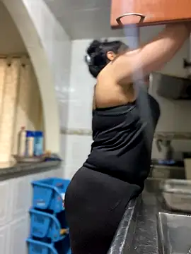 Snapshot of Carola-Ross chatting on October 30, 5:46 pm Carola-Ross online show from October 30, 5:46 pm