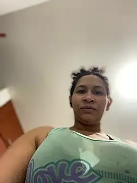 Snapshot of Carola-Ross chatting on February 25, 5:11 pm Carola-Ross online show from February 25, 5:11 pm