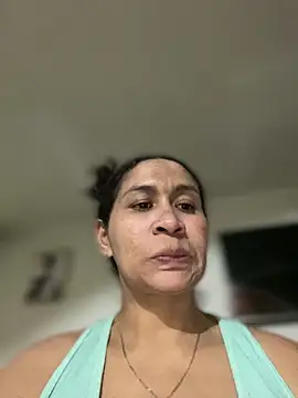 Snapshot of Carola-Ross chatting on March 31, 11:16 pm Carola-Ross online show from March 31, 11:16 pm