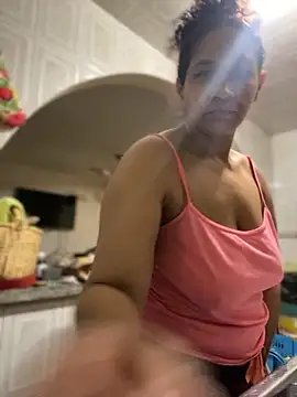 Snapshot of Carola-Ross chatting on April 5, 3:53 pm Carola-Ross online show from April 5, 3:53 pm