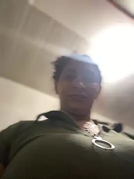 Snapshot of Carola-Ross chatting on April 16, 9:39 pm Carola-Ross online show from April 16, 9:39 pm