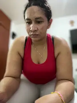 Snapshot of Carola-Ross chatting on April 21, 5:28 pm Carola-Ross online show from April 21, 5:28 pm