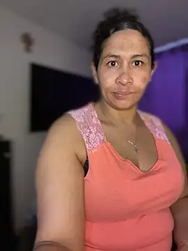 Snapshot of Carola-Ross chatting on May 29, 4:49 pm Carola-Ross online show from May 29, 4:49 pm